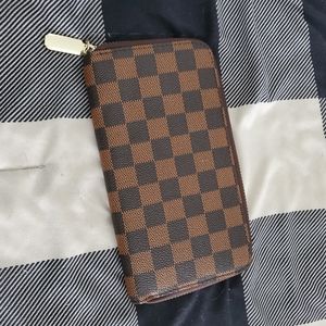 Checkered wallet